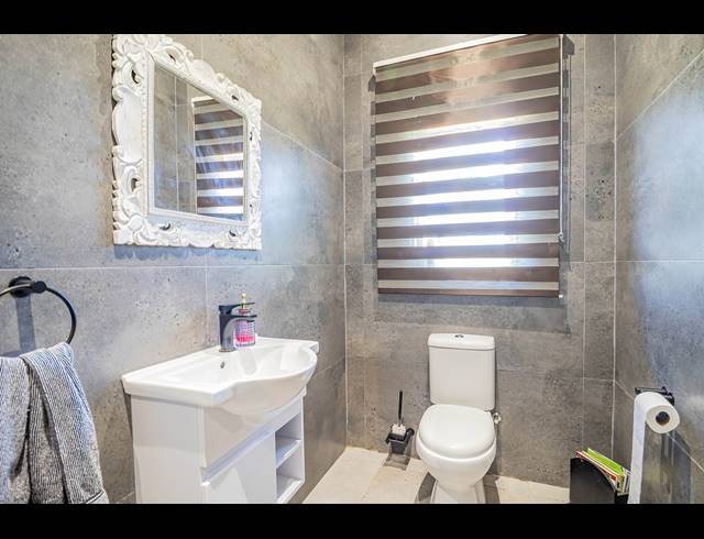 4 BEDROOM HOUSE FOR SALE IN LONG ACRES COUNTRY ESTATE
